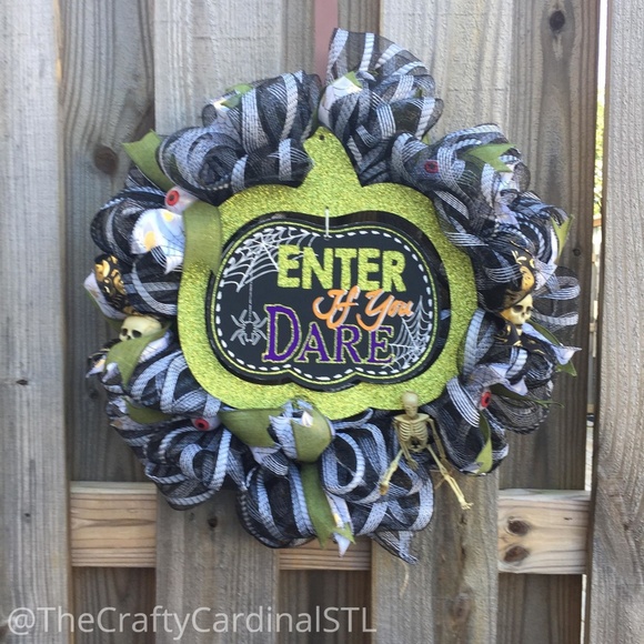 The Crafty Cardinal Other - ENTER IF YOU DARE!  Adorable Halloween Wreath